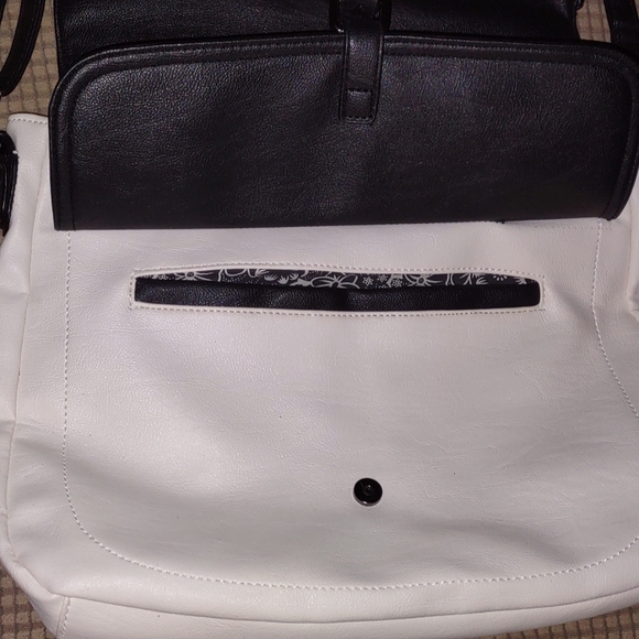 Black & White crossbody bag - Picture 3 of 9